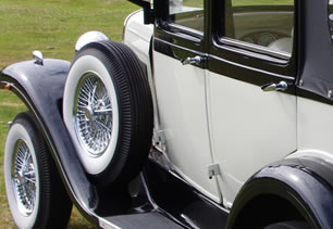 Close up of 1930s-style Badsworth