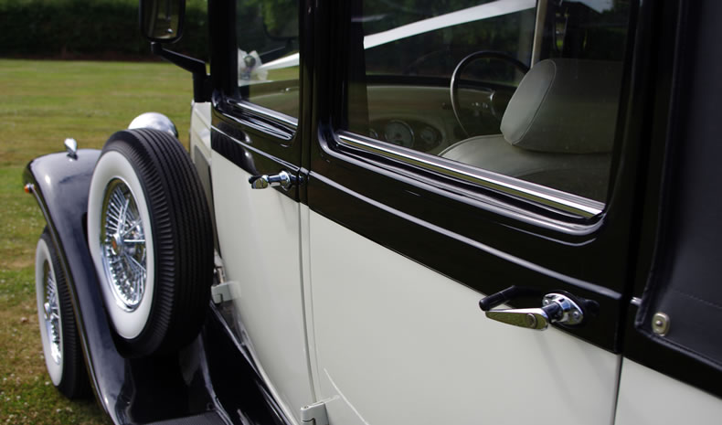 Old fashioned style wedding car